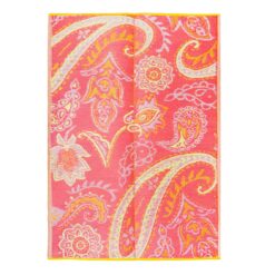 Waterproof outdoor rug in a paisley design